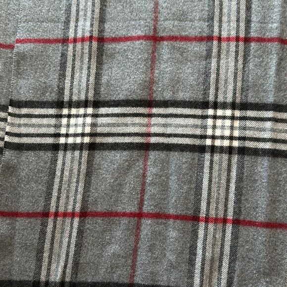 Lord & Taylor scarf - Picture 2 of 5